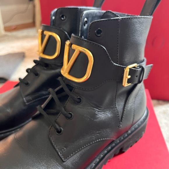 Valentino V Logo Combat Boot Size 40 - Picture 5 of 5